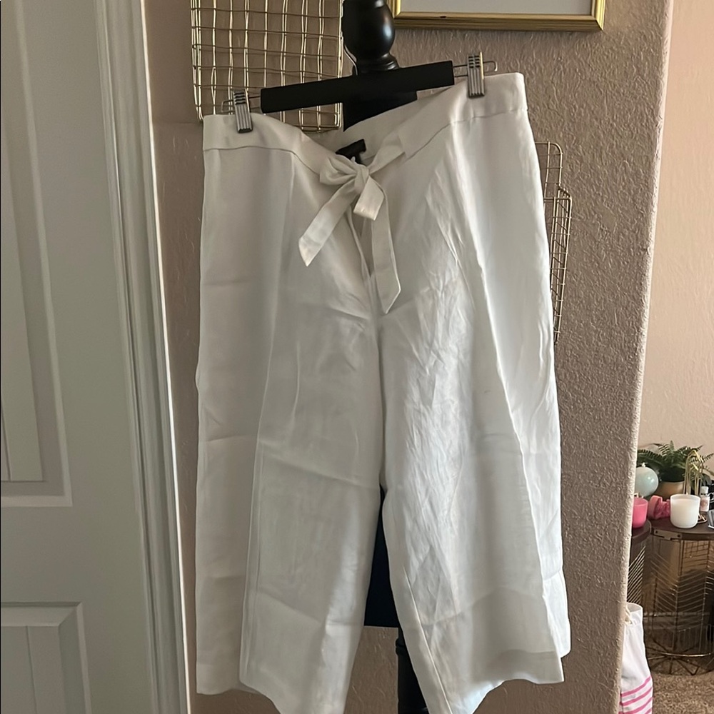 Elegant White Women's Shorts